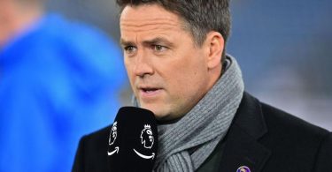 You let referee down – Owen slams VAR over Everton’s penalty claim against Man Utd