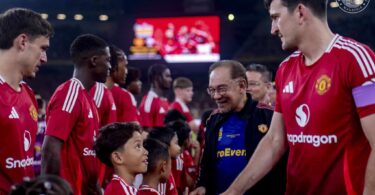 Malaysia’s Prime Minister Mocks Manchester United After Embarrassing Defeat