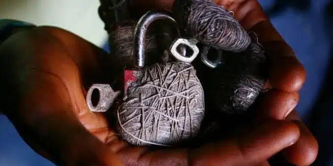 Man allegedly ties girlfriend’s womb with native charm after cheating with ex