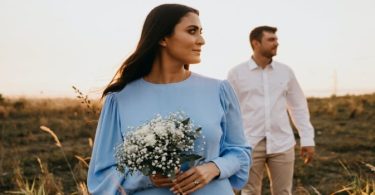 7 Tips to Keep a Man (Without Losing Yourself)