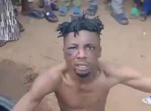 Identifying himself as Yinka, the suspect disclosed that he works for a man named Fatai, alongside other accomplices who have reportedly carried out similar operations with him over the years.

He admitted to repeatedly visiting Ilorin for such missions and confessed to kidnapping several children — so many that he could no longer keep count.

In part of his statement, he said: “I’m Yinka from Osogbo. I came to kidnap. We get paid ₦10 million. I’ve done many jobs in Ilorin.”

His confession, captured on video, sparked widespread outrage as it circulated online, prompting many concerned individuals to flood the comment section with their reactions.

See some reactions below:

@datmeangirl: “I’m so glad he was caught, so as for many others who is planning to do dis should all be caught and prosecuted.”

@good_the_guy: “That’s subhuman Yariba (Yoruba) people tradition and culture of kidnapping and stealing, stop beating him.”

@kingkhone4real: “Yahoo is not a crime now. Why are they beating him. They should leave him alone. Ndi yahoo sympathisers.”

@brandyyoflagos: “Omo this one own done finish…smh.”

@Emmanuel0002388: “See him Dey do like mental disorder person. They should arrest him.”

WATCH VIDEO: