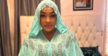 Lizzy Gold calls out father over entitlement mentality after gift snub