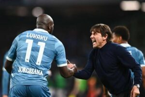 Lukaku pleads for Conte to stay as Napoli chief hints at imminent exit
