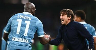 Lukaku pleads for Conte to stay as Napoli chief hints at imminent exit