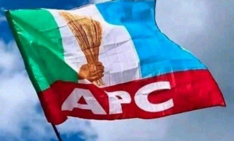 Over 300 politicians dump PDP, NNPP for APC in Kaduna