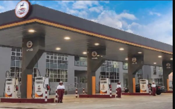 Filling stations selling Dangote petrol drop fuel prices