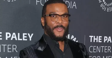 Tyler Perry sued by actor Derek Dixon for 0 million over sexual harassment